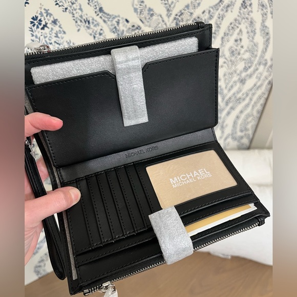 Michael Kors Logo Jet Set Double-Zip Wristlet - Picture 5 of 8